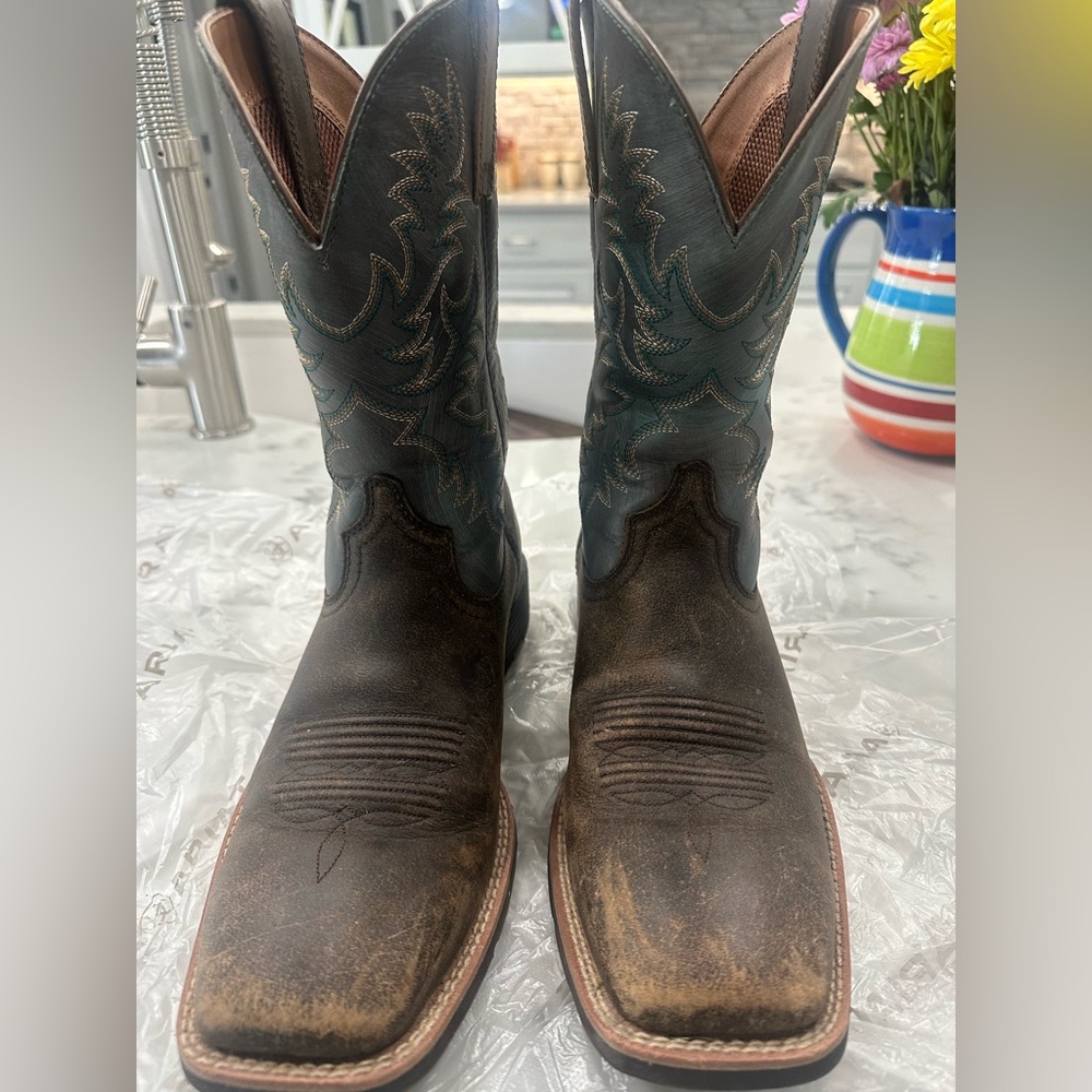 Ariat Men's Distressed Brown and Teal Western Boots